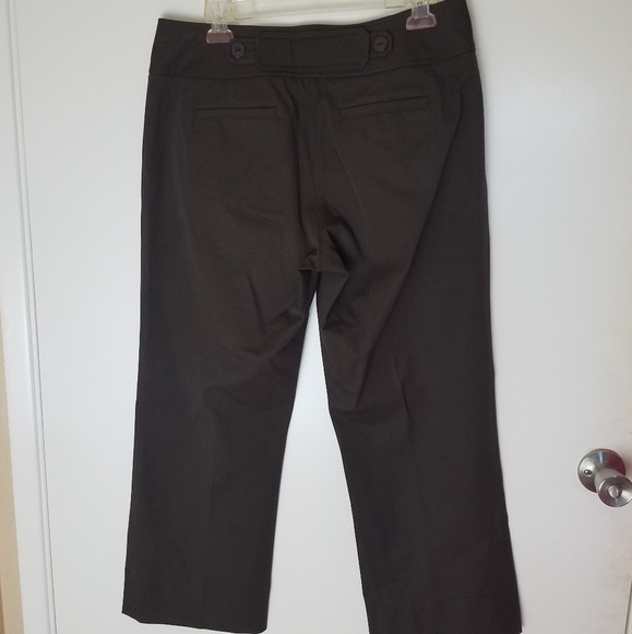 ❇️ Womyn stretch capris ❇️ - Picture 6 of 6